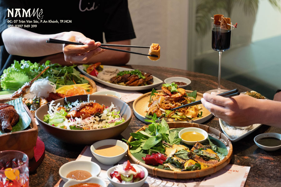 Nhà hàng Quận 2 tổ chức tất niên