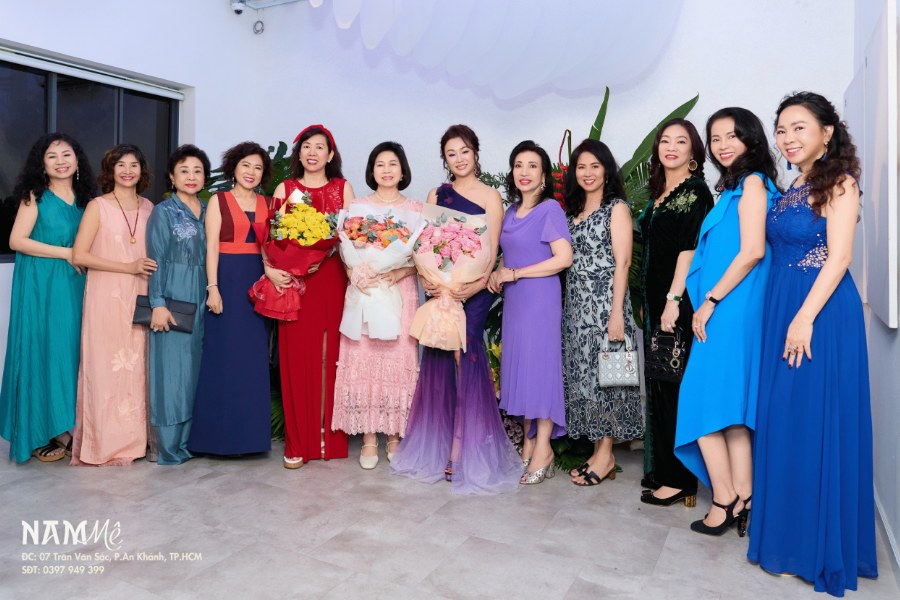 to chuc tiec 20 10 cho cong ty